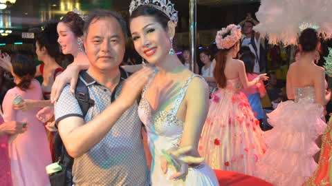 咸鱼生活合集 :揭秘泰国人妖的晚年生活