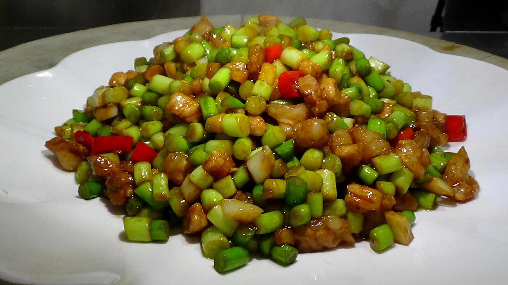 厨师长教你千刀肉的正确做法,香辣过瘾味道棒,比吃肉都香