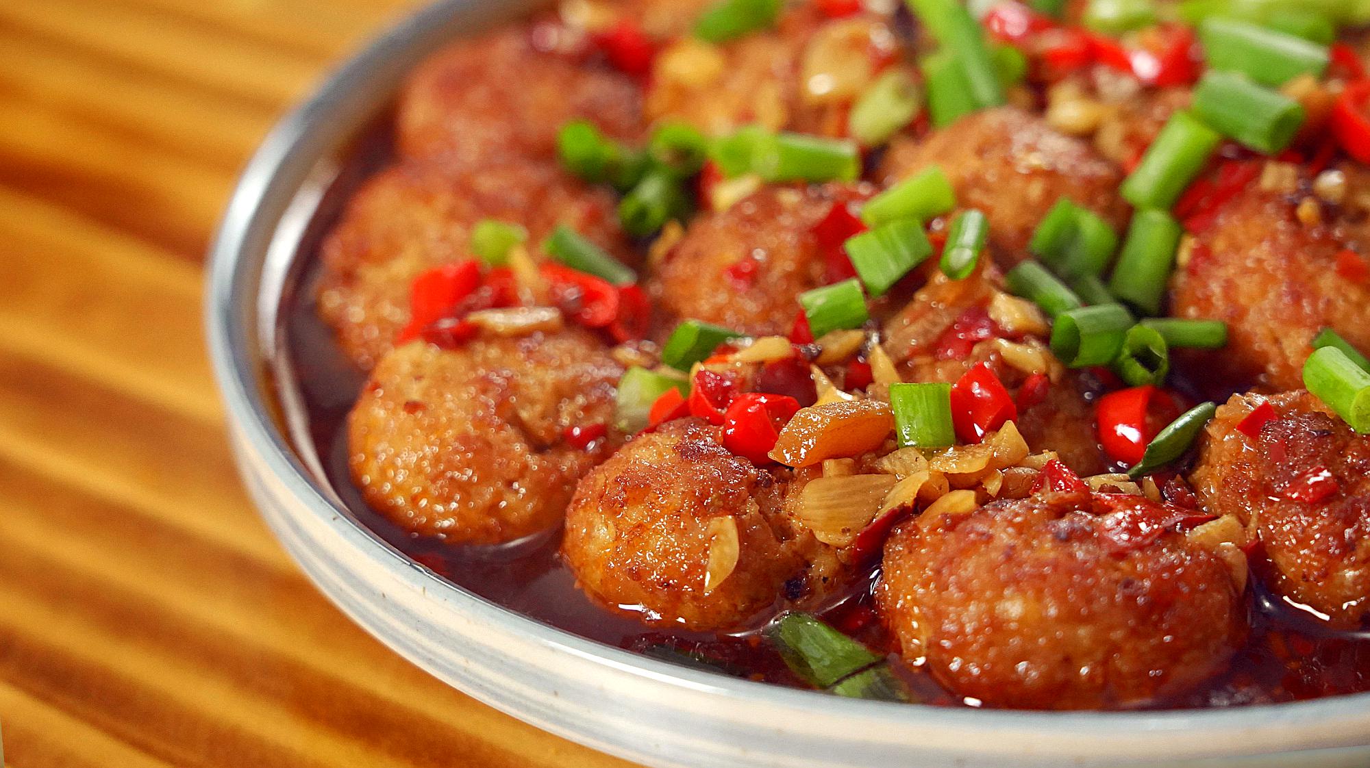 白菜别直接炒了,加1块豆腐,好吃下饭,简单到一看就会,太香了