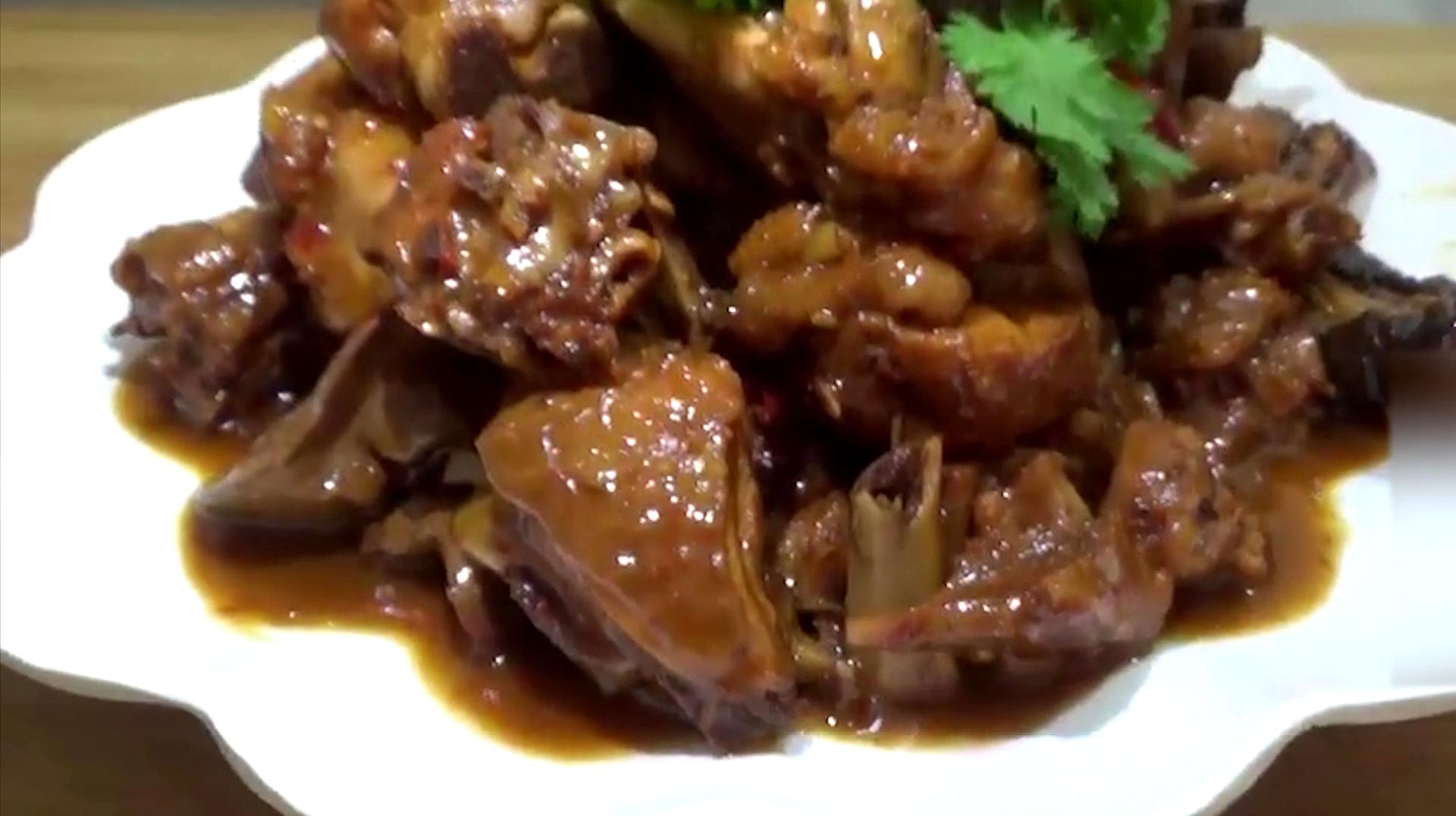 大厨教你红烧鸡肉的家常做法,鲜香入味,上桌连汤汁都不剩