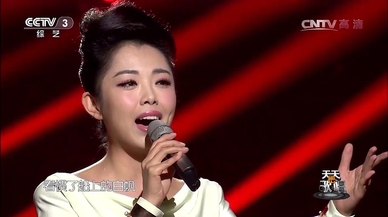 看看美女歌手李菲菲演唱的歌曲