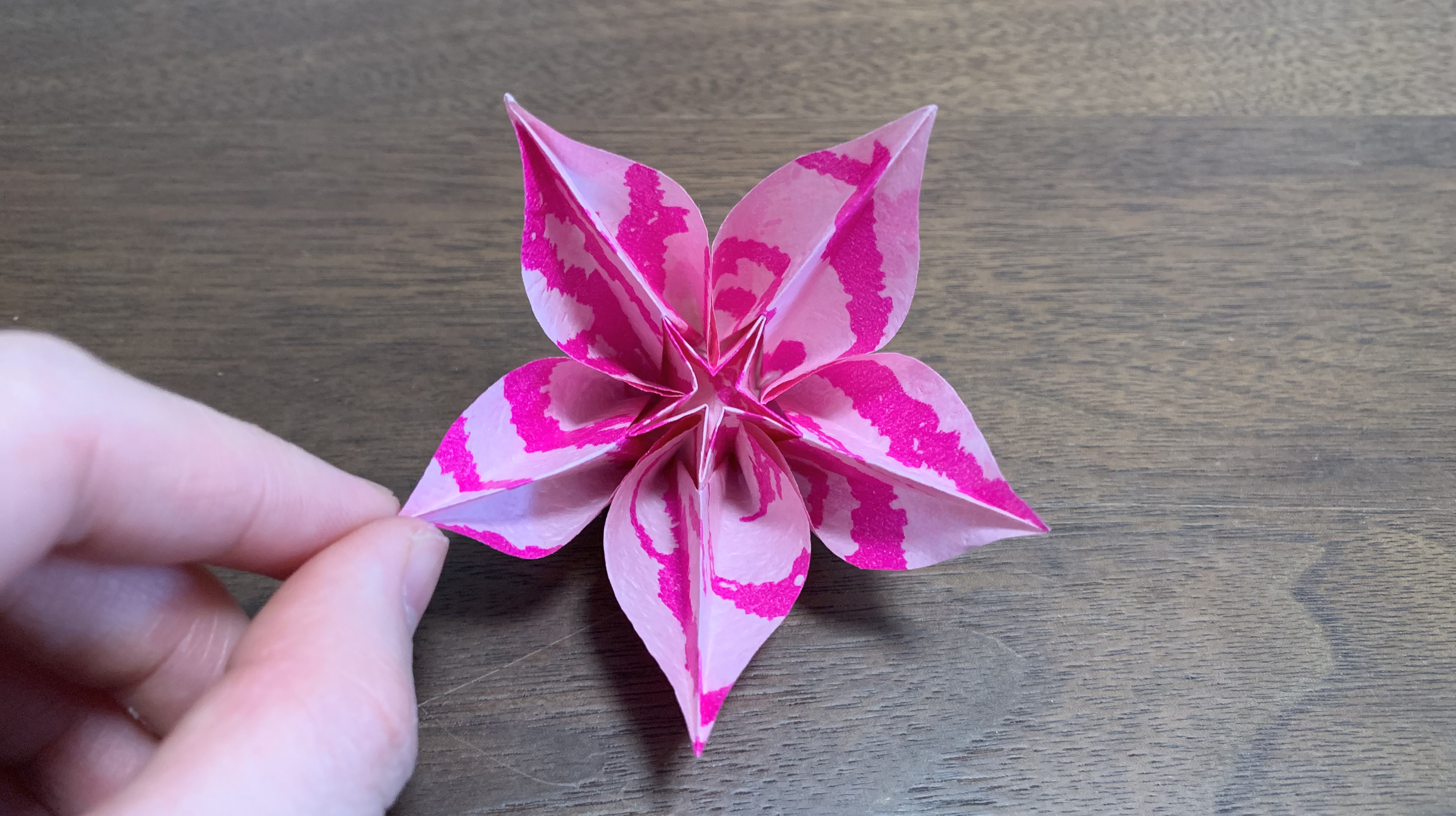 漂亮花朵折纸教程