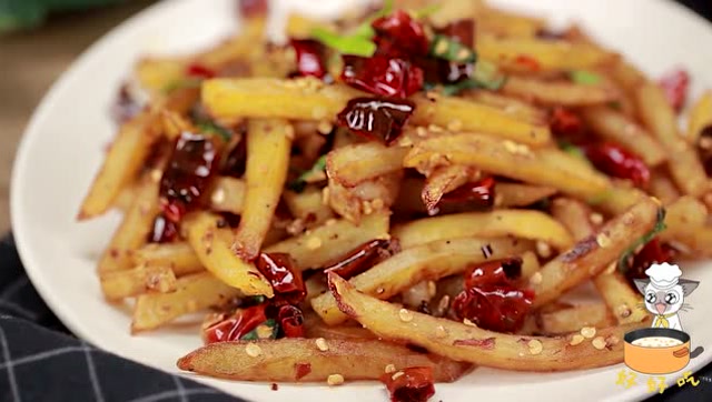 生活季:土豆条还是干煸更好吃,香辣绵软真带劲!