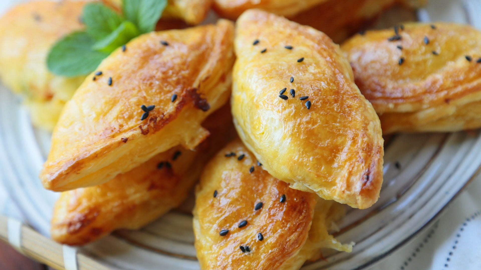 蛋挞皮这么做,酥脆美味,香甜可口