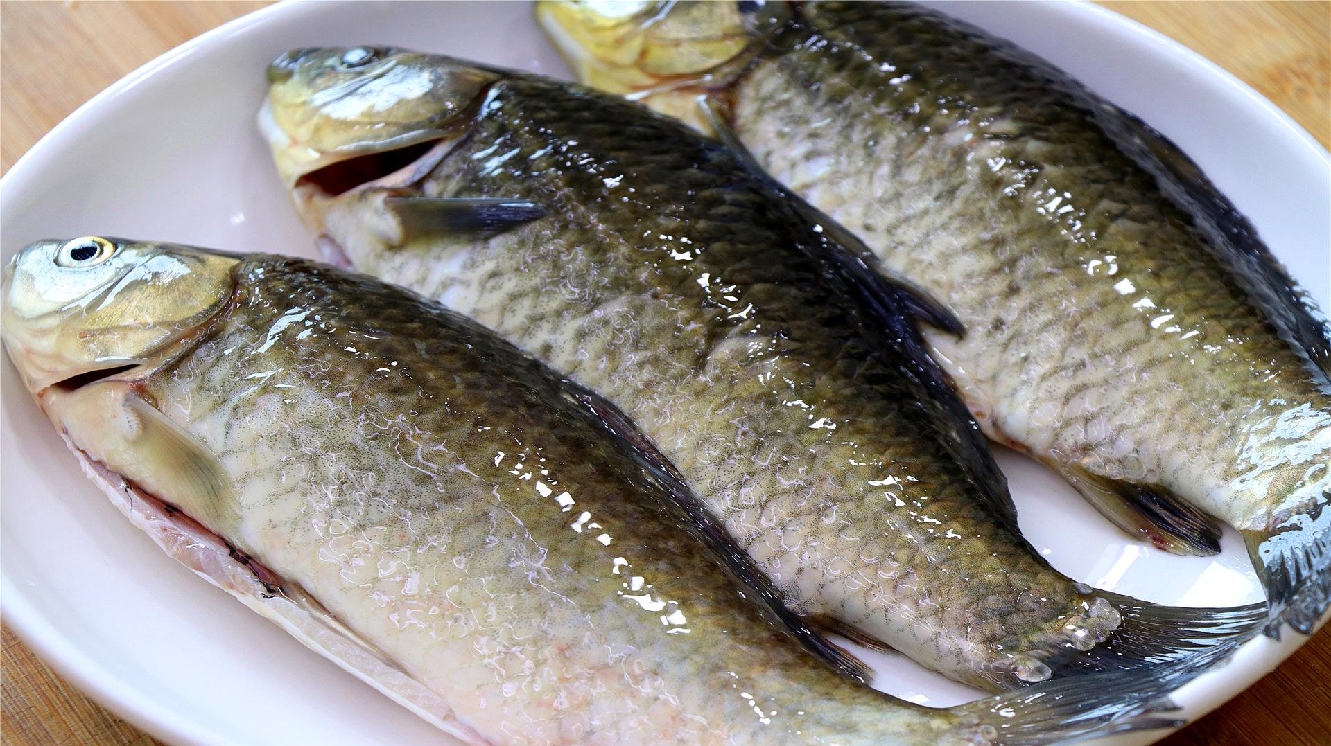 鲫鱼这么吃,营养美味无法挡