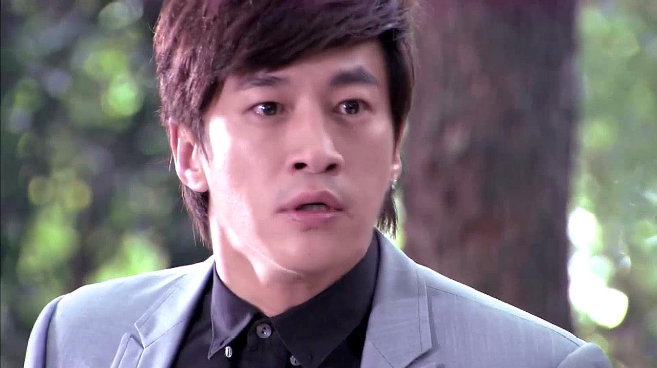 余非眼看就要被活埋,幸好赫凡及时赶到,抱着赫凡就是一顿痛哭!