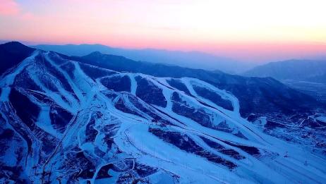 富龙滑雪场雪道全开 等你来战 爱言情