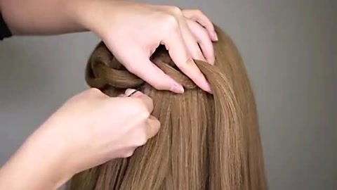 显瘦发型女9个视频