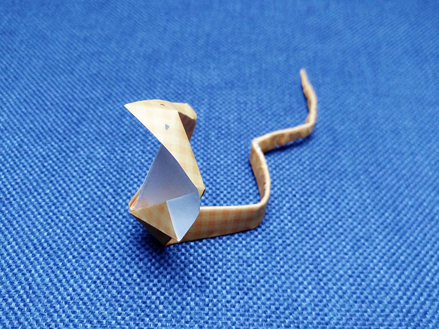 简单学会折纸蛇,好玩又漂亮