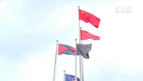 香港人首先是中国人 香港市民尖沙咀守护国旗 爱言情