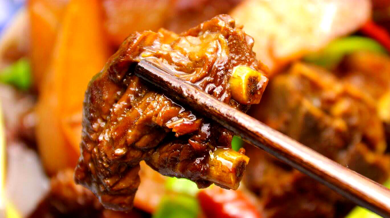 吃羊肉的季节,教你这样做红烧羊肉,羊肉不膻不腻,肉嫩鲜美