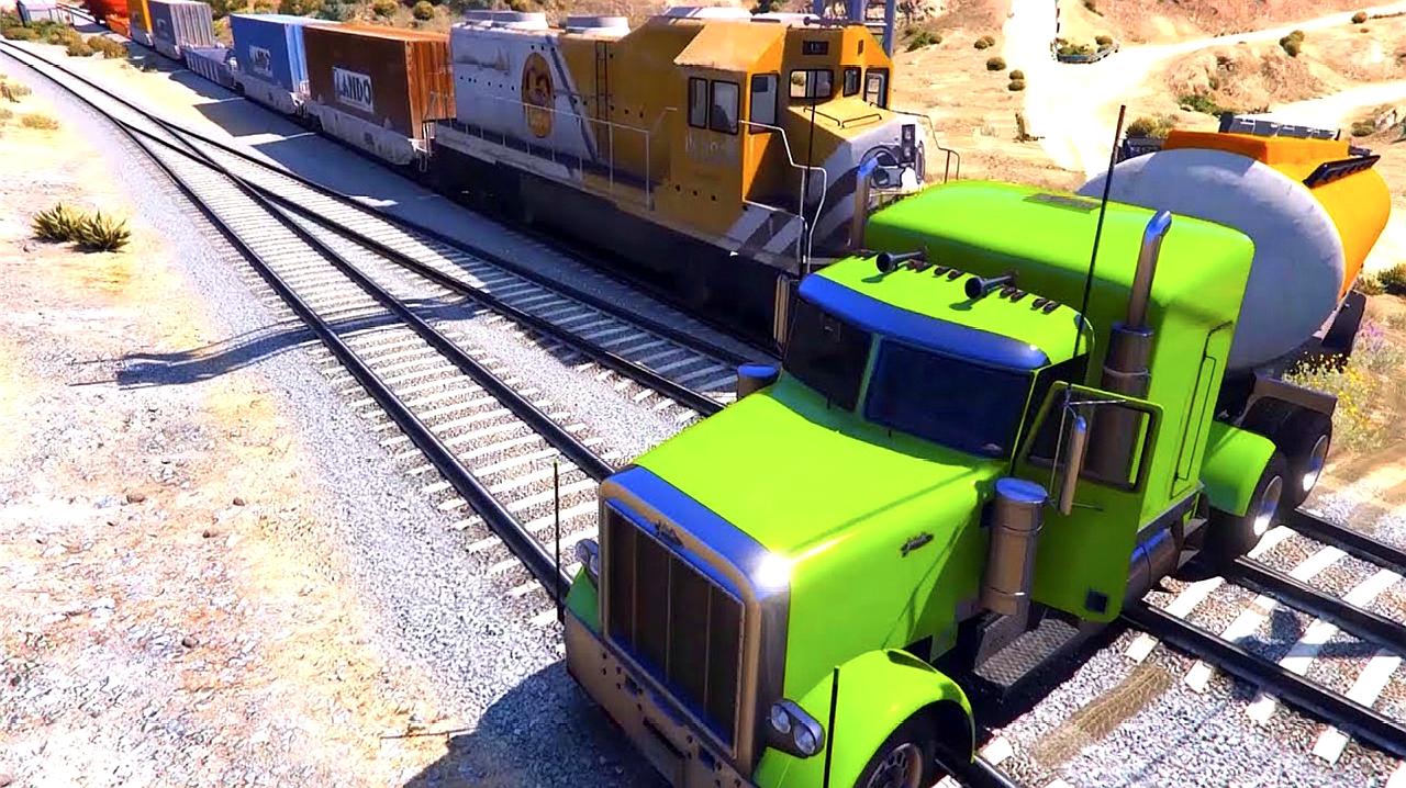 gta5:搞笑玩法,漫威蜘蛛侠把大货车停在火车铁轨上,画面够酸爽