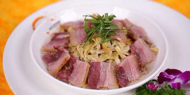 厨师教你做咸肉蒸笋干, 人见人爱的下饭菜,我给大家分享