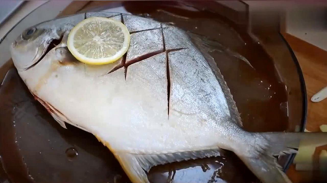 金鲳鱼应该怎么做才好吃呢?