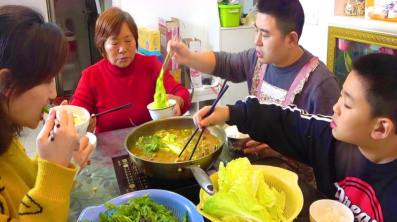 属于淮扬菜系  10:38  来源:好看视频-5斤公鸡焖香菇,超小厨做"小厨焖