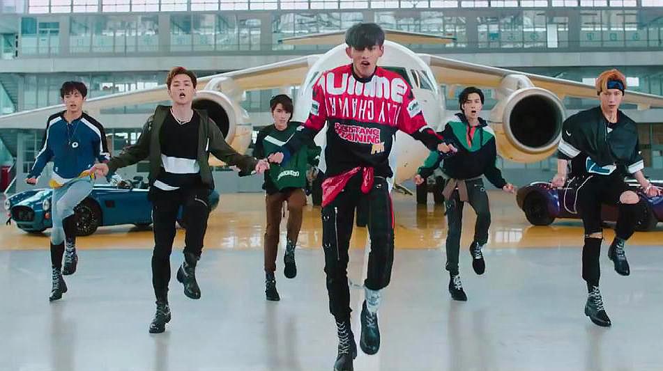 威神v新歌《无翼而飞》mv公开,酷炫的旋律