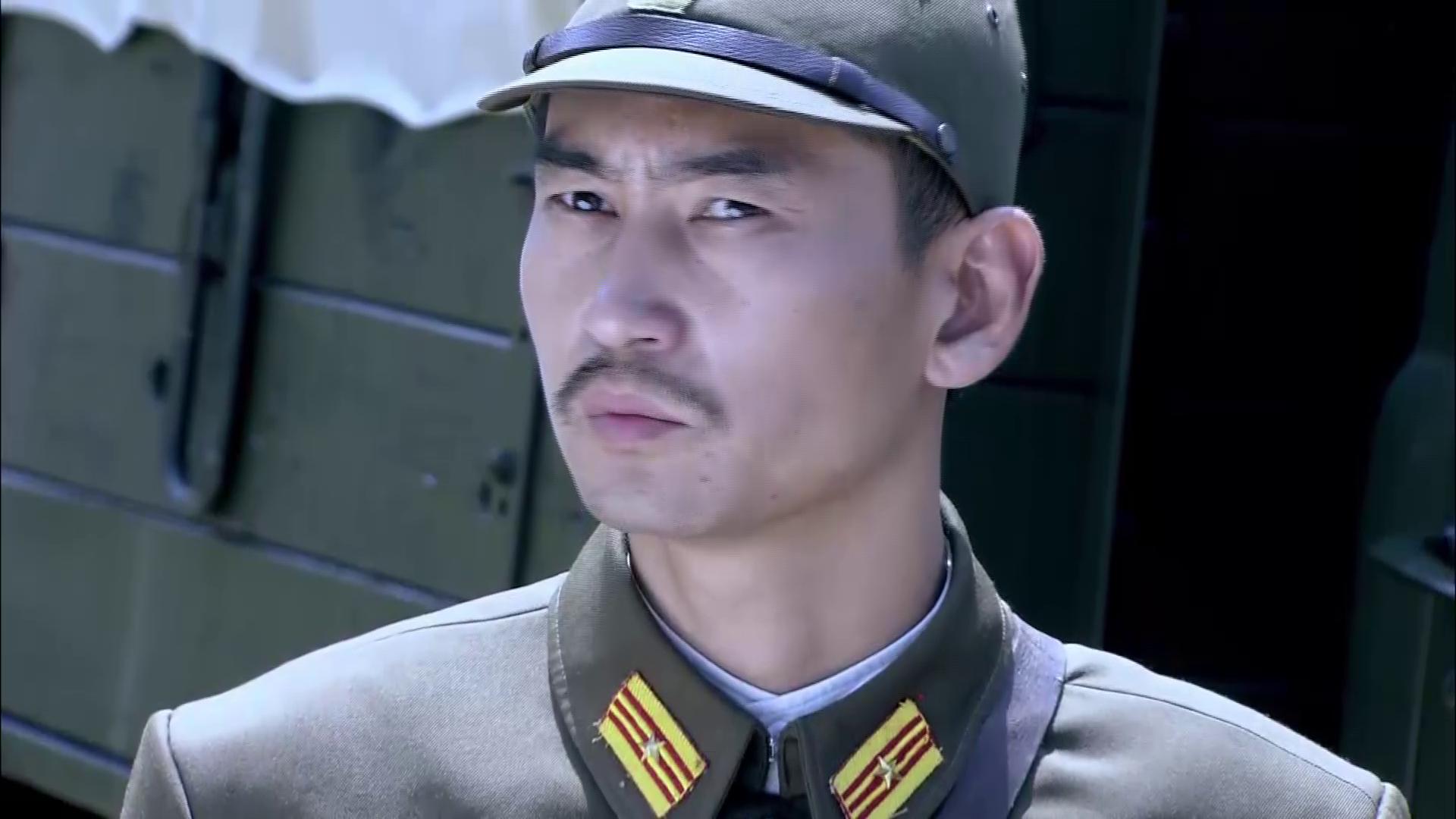 03:41  来源:好看视频-周卫国霸气脱掉风衣,原来大佐军服早已穿好
