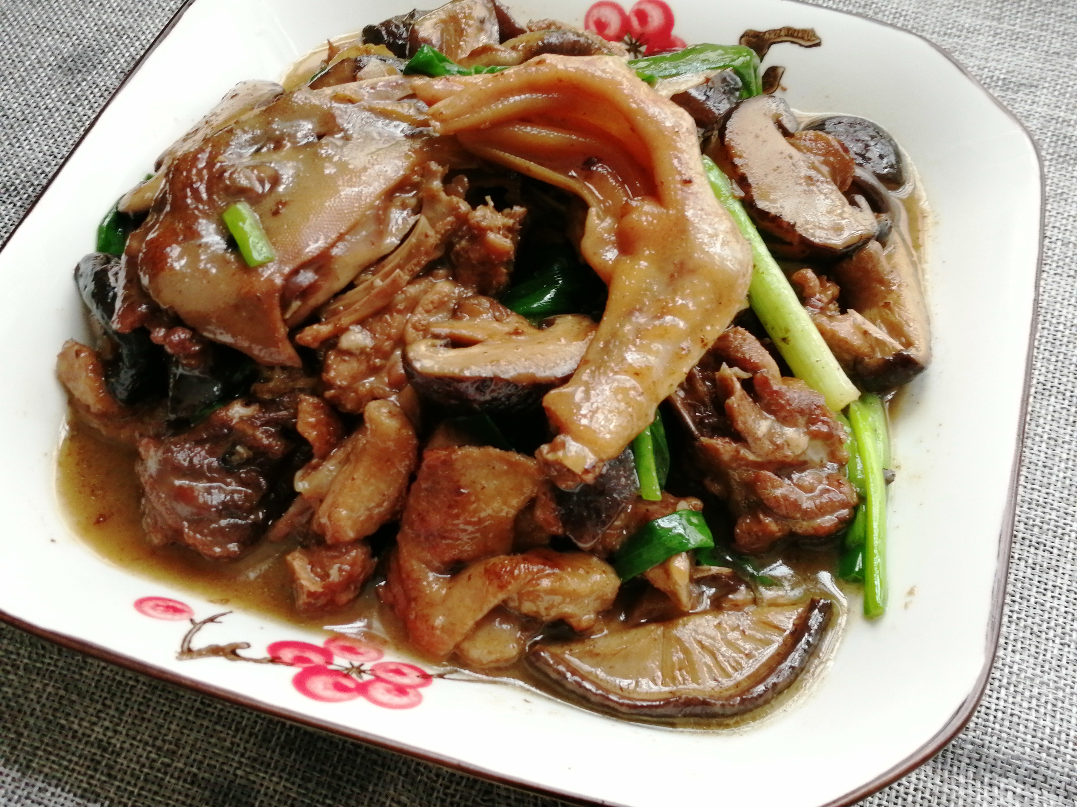 怎样做雪里红肉末,卤鸭胗,香菇焖鸭肉等好吃的热菜?