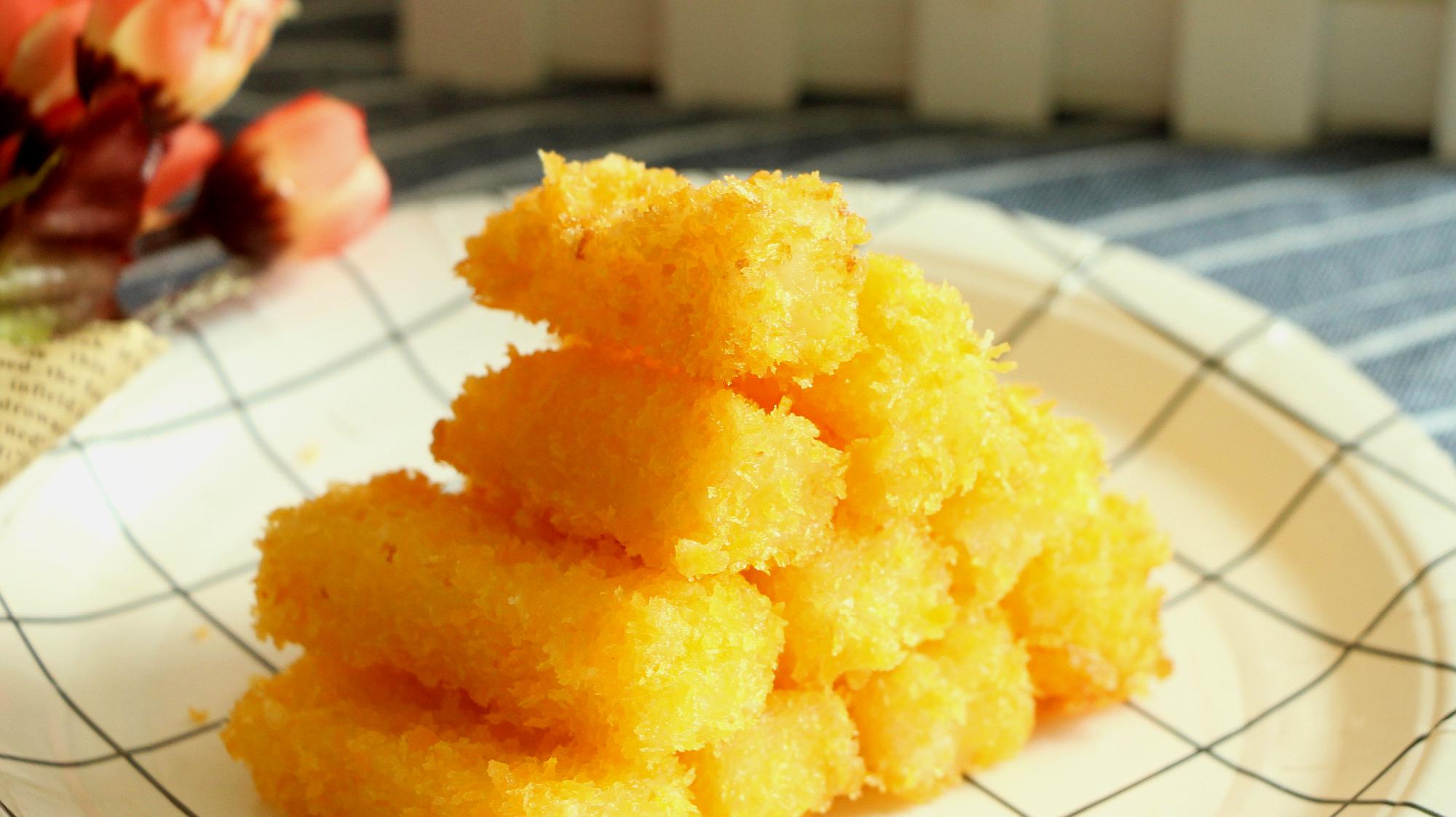 5克 面包糠 20克  02:33  来源:好看视频-《中餐厅3》里的炸酸奶好吃