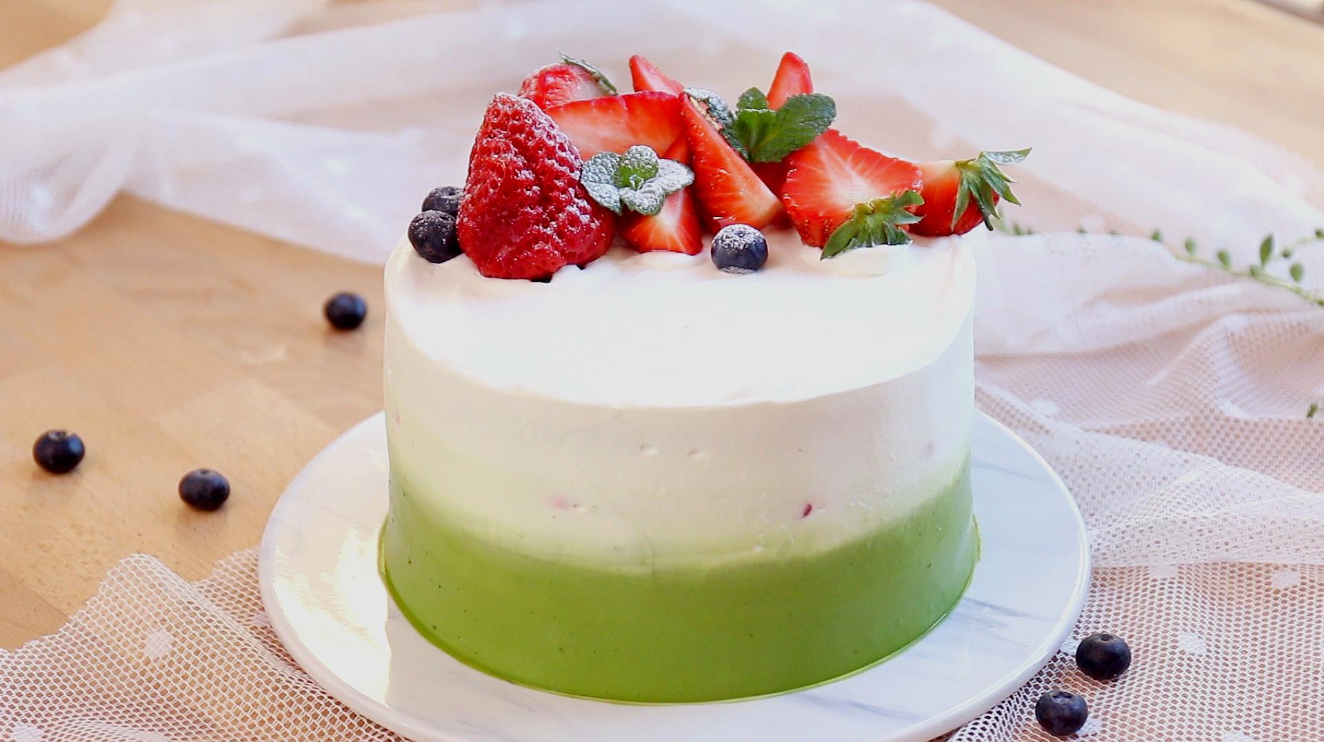 草莓配抹茶,这才是春天最美的蛋糕!甜而不腻超好吃!