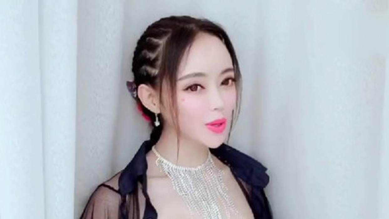 潘春春 