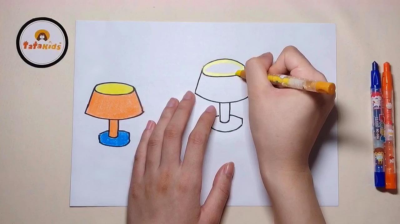 2台灯简笔画:准备一张画纸和一根黑色的画笔,之后用不同的形状画出
