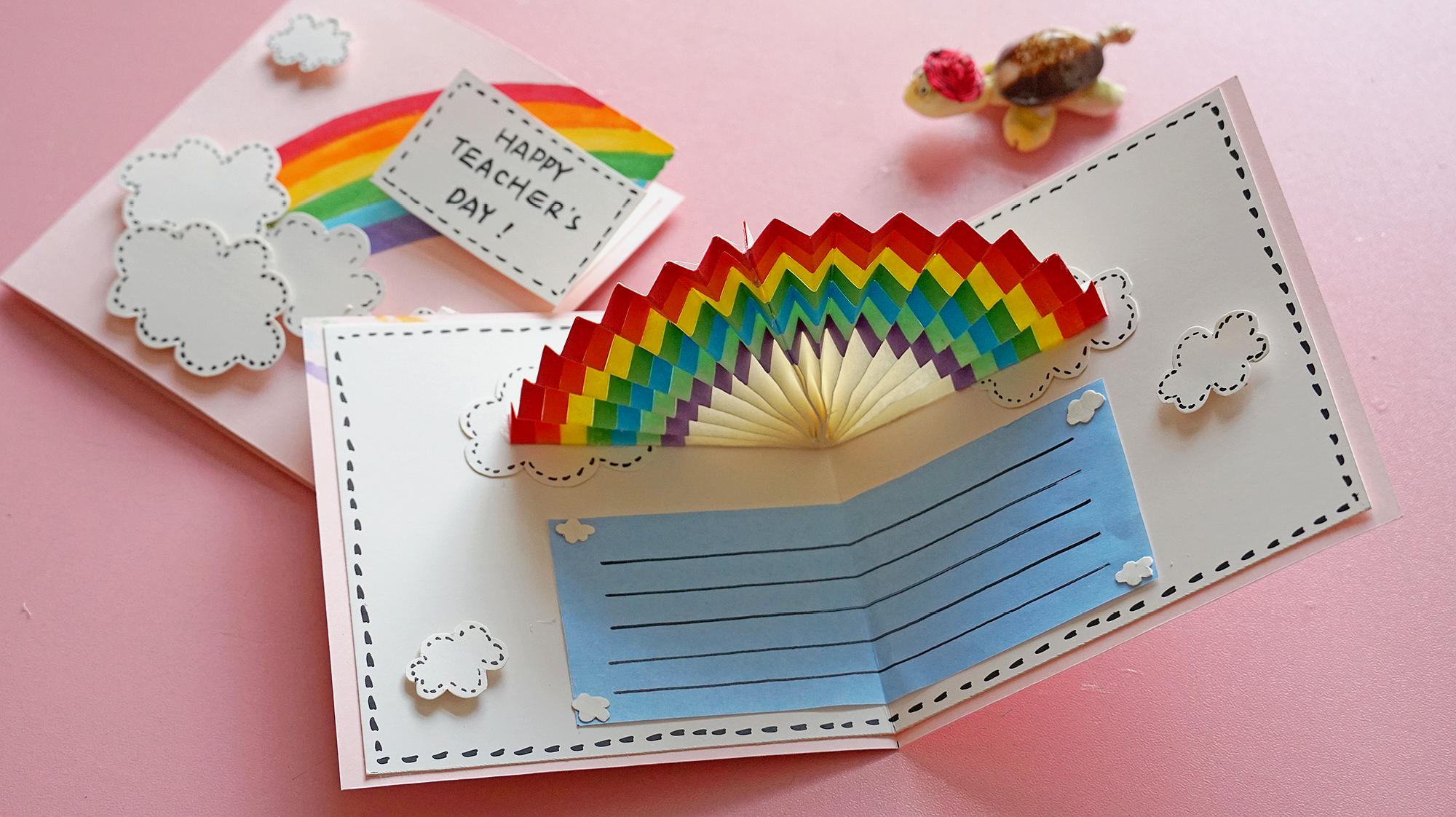 又一款漂亮的教师节贺卡,打开是立体的彩虹,非常小清新!