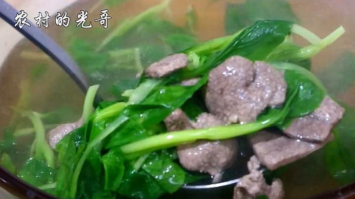 经典家常菜"青菜猪肝汤"的做法,汤鲜肉嫩,做法简单,收藏了