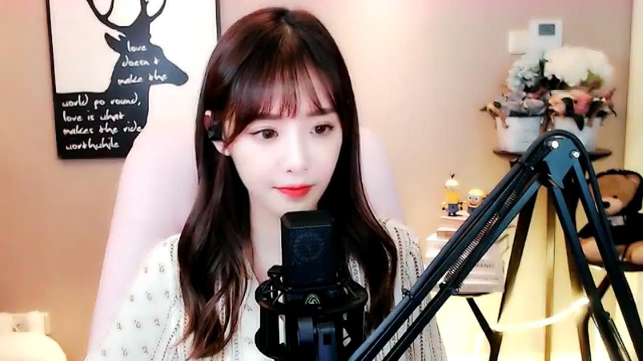 兔子牙翻唱一首《千千阙歌》,独特的声音,循环听了好几遍!