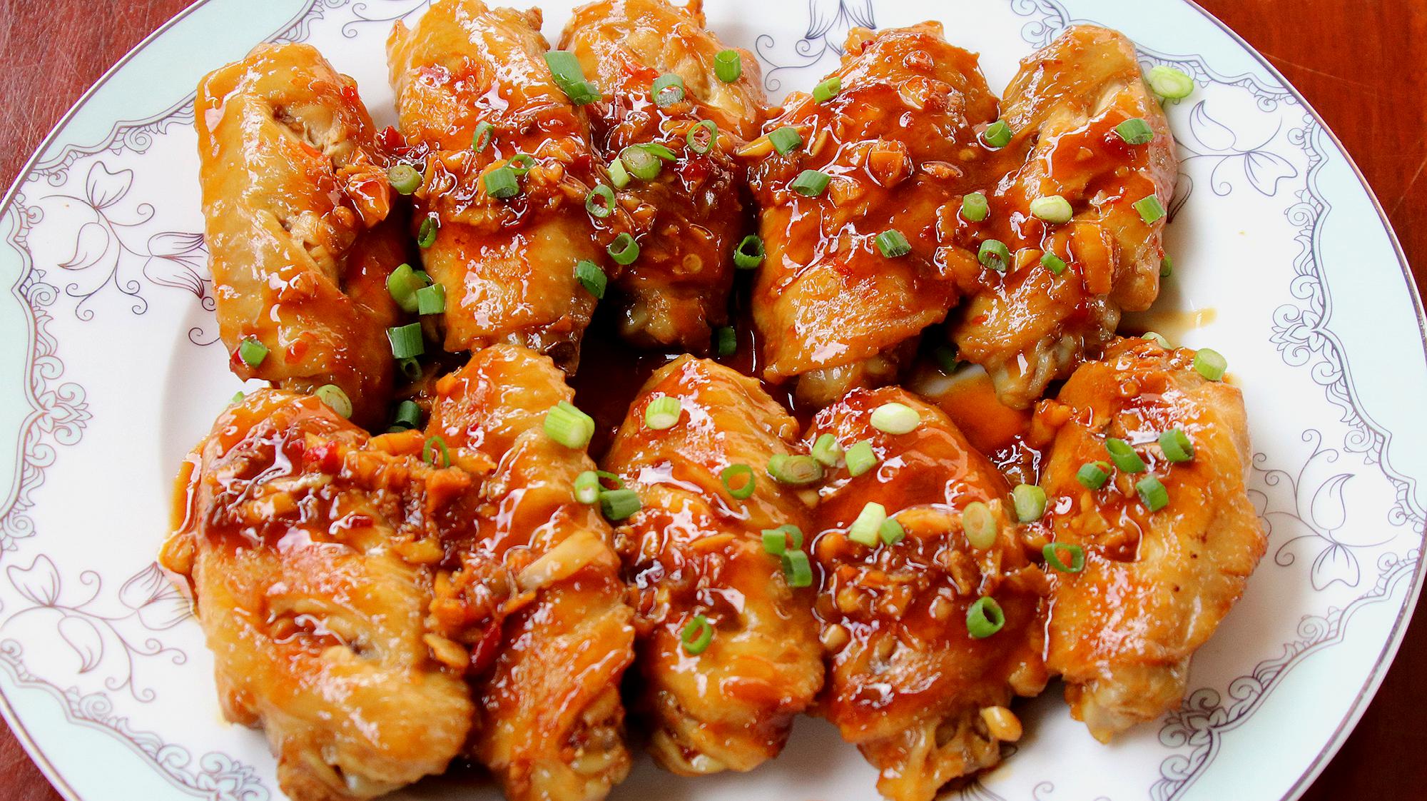 鸡翅这样做我家小孩最爱吃,香嫩入味,一次做10个不够吃