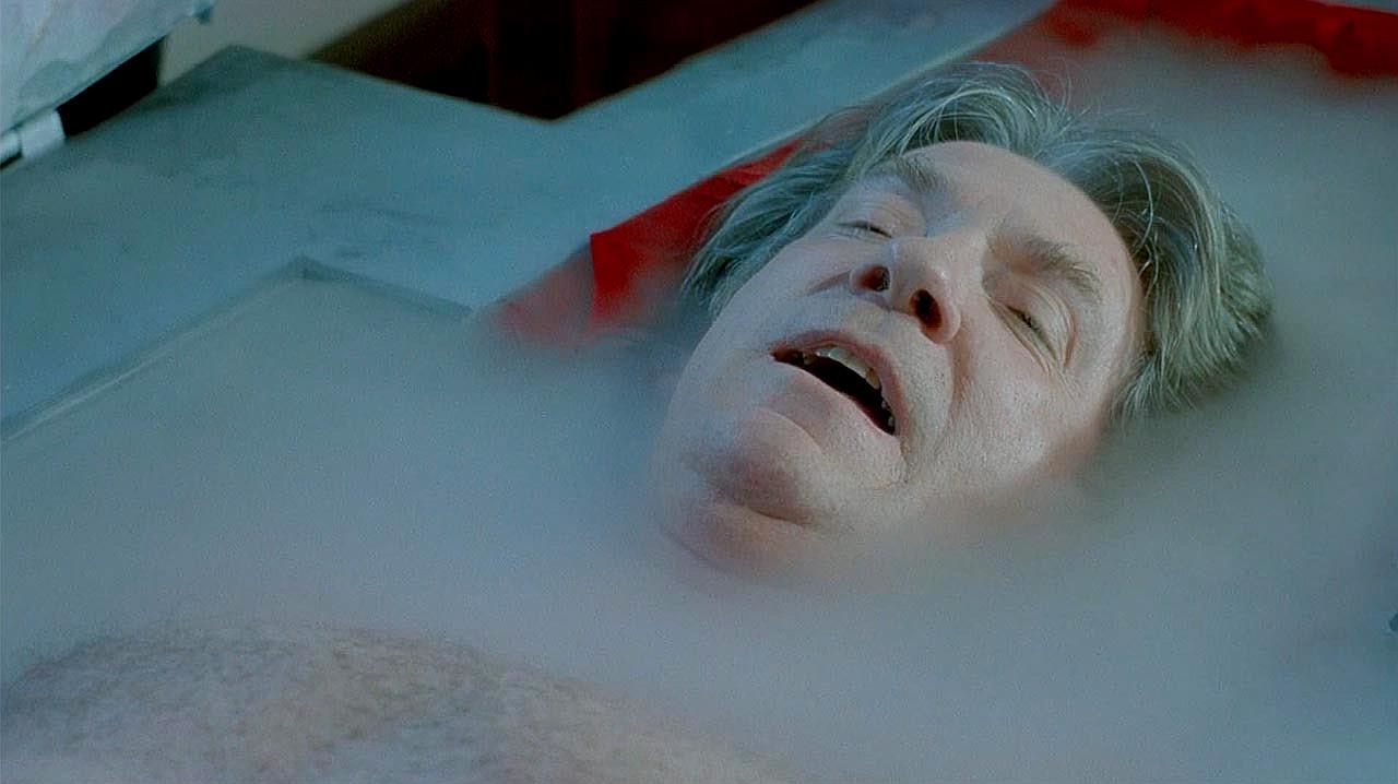 42005年,电影《虫变》上映,该片讲述了兽医埃里发现了牛身上的一种