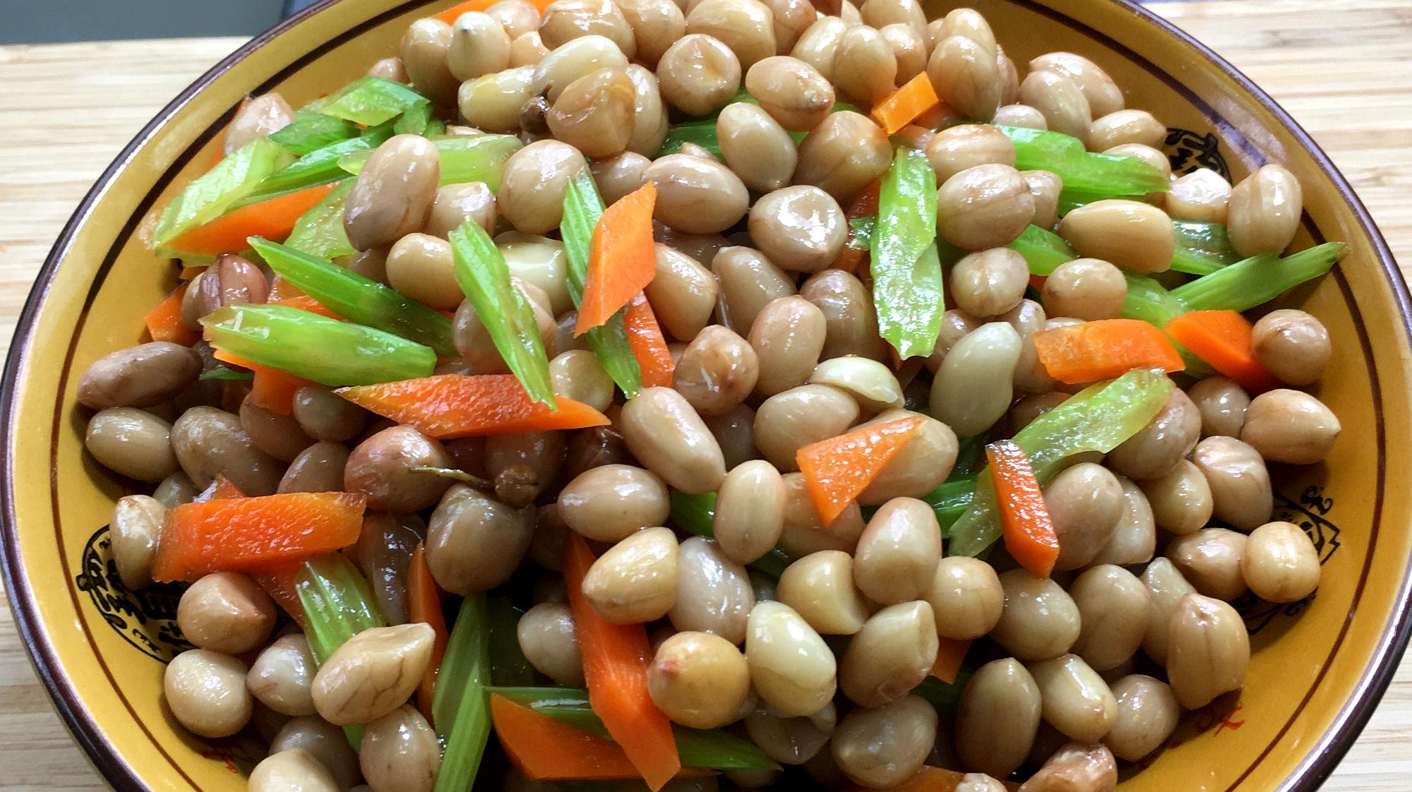 凉拌花生有诀窍,教你好吃又好看的做法,酸脆入味,下酒必备的菜