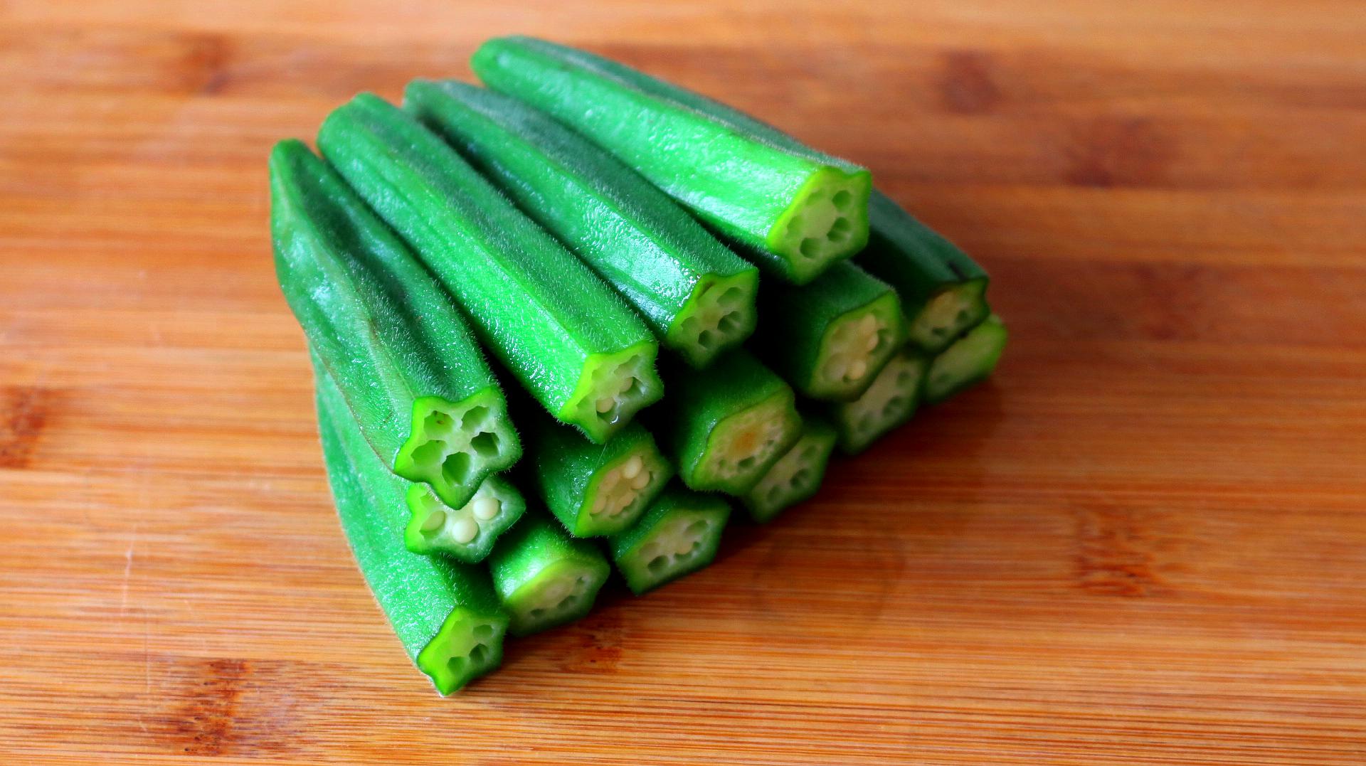 这才是秋葵最好吃做法,不用炒,不用蒸,营养不流失,比吃肉香!