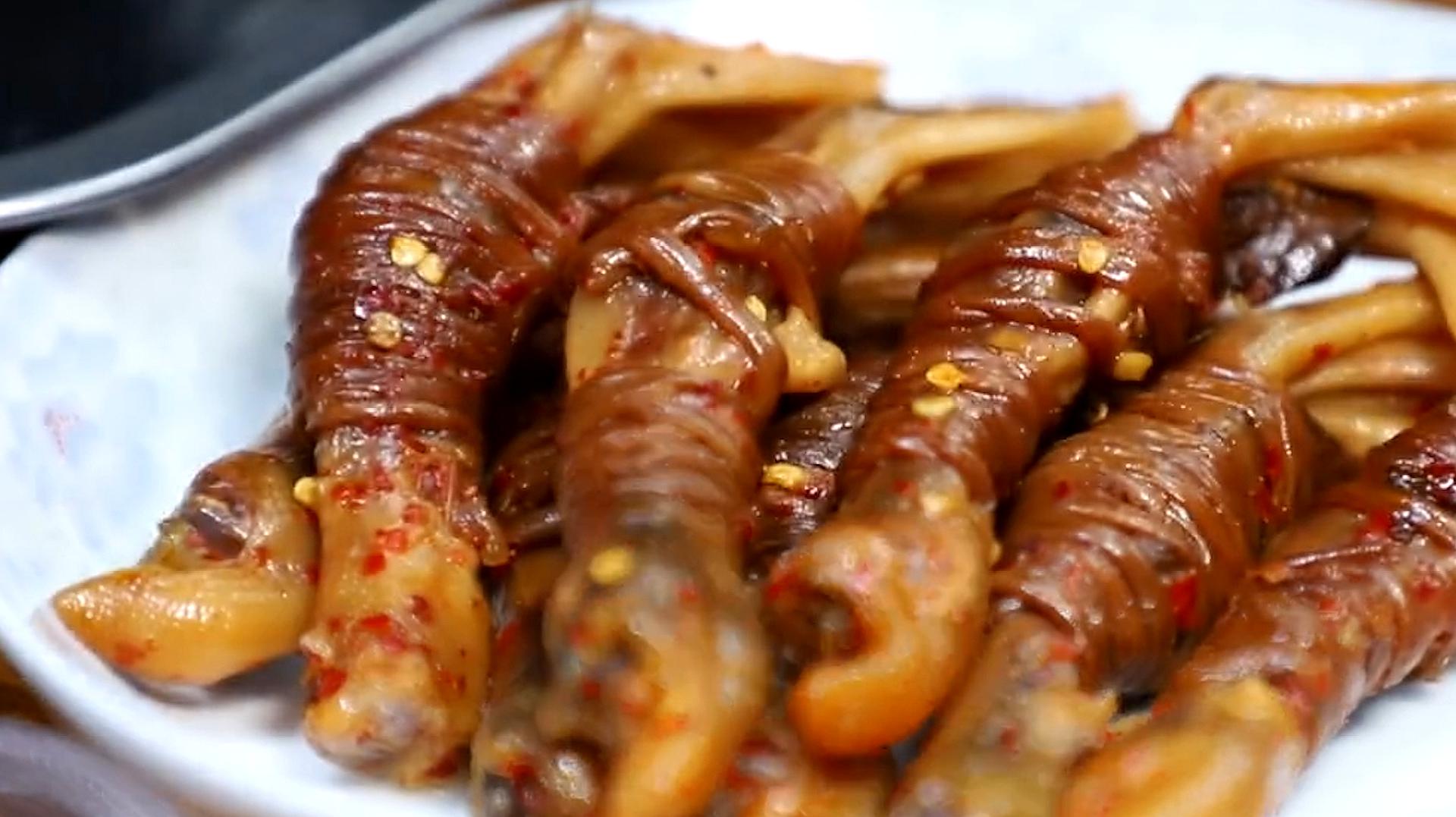 安徽宣城著名小吃鸭脚包,肉美而鲜,骨酥而脆,咬起来筋斗而生津