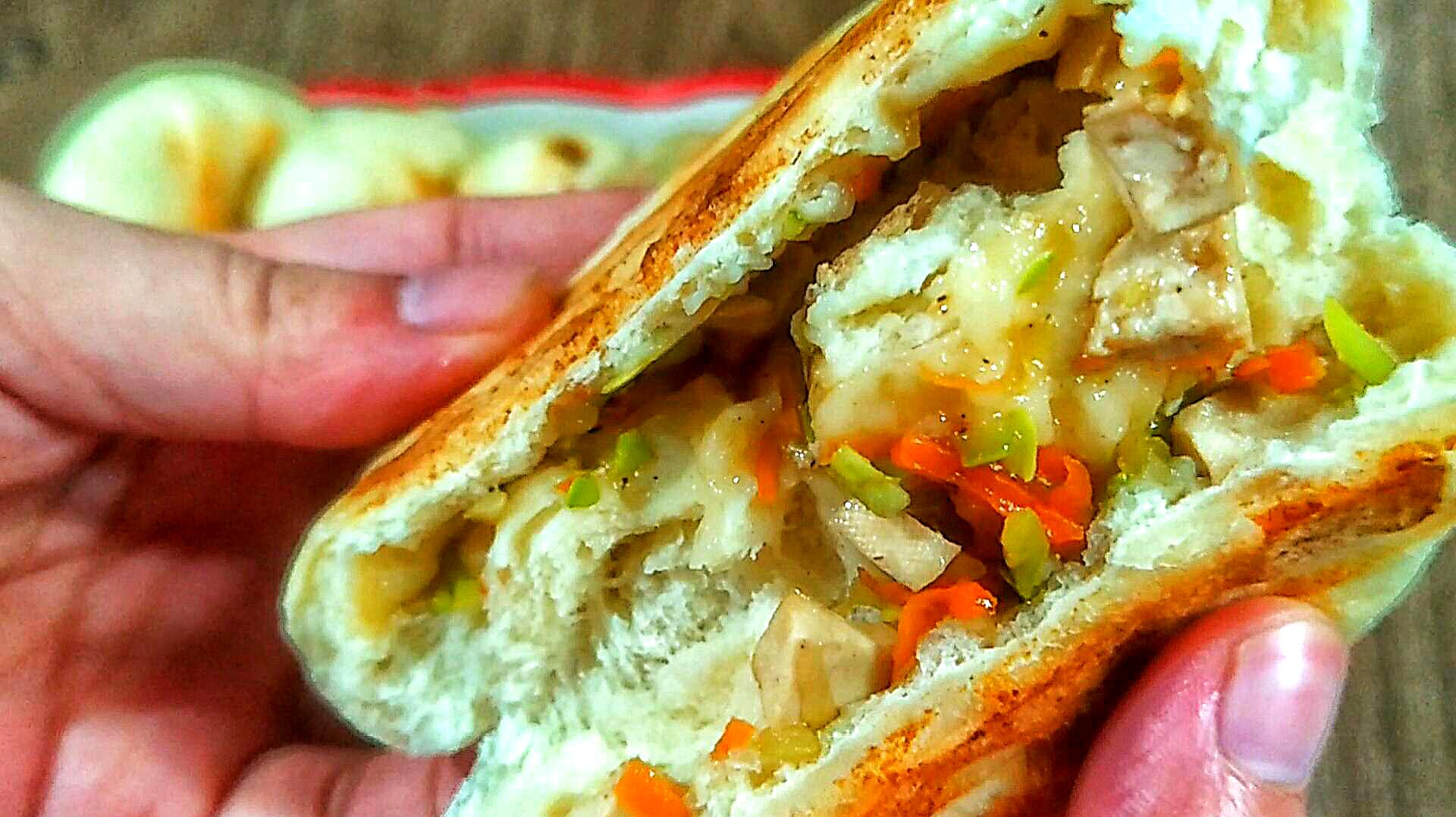 烙了一年半的大饼,这种馅饼最好吃,外面卖3元一个,比肉饼还香