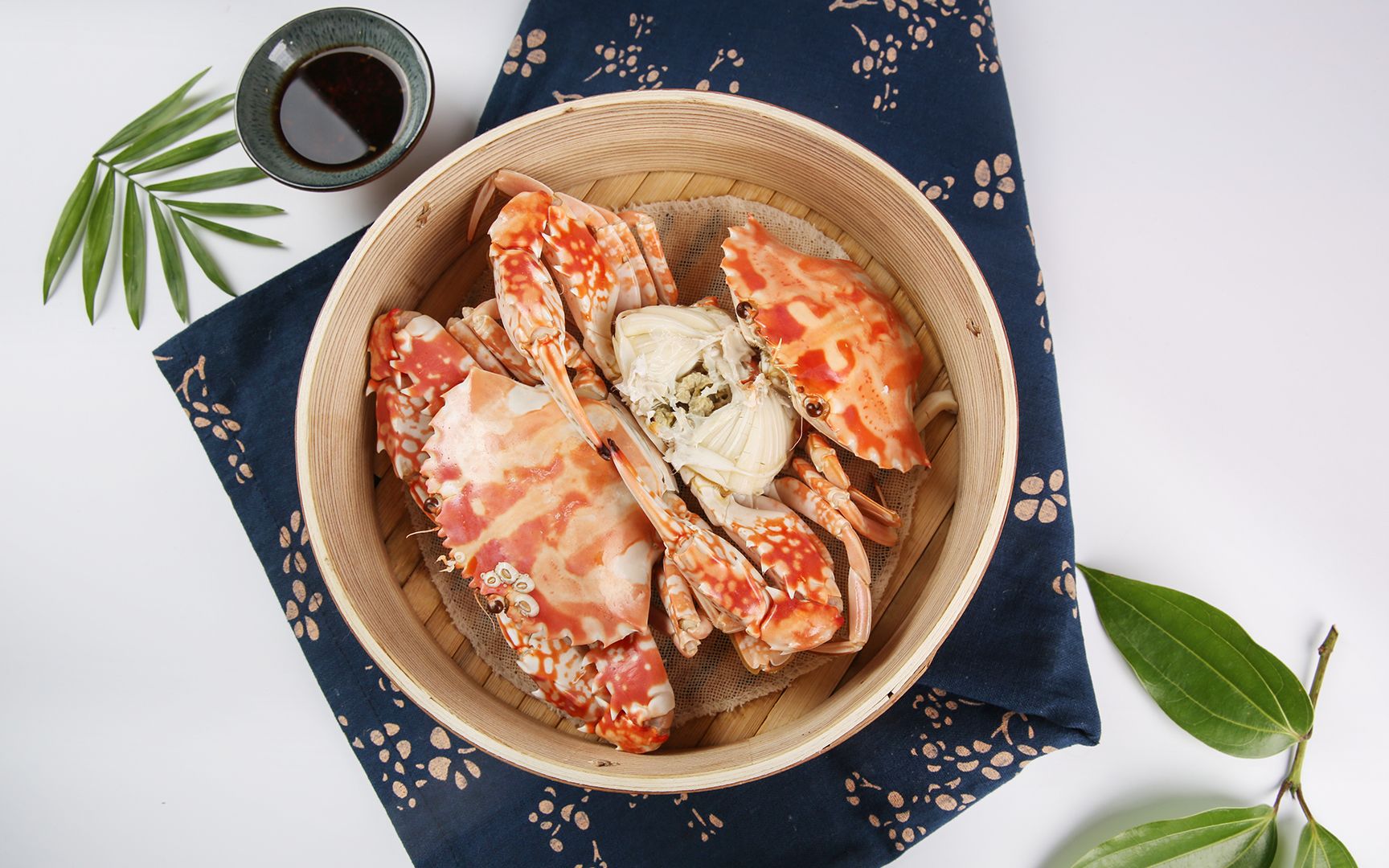 清蒸原汁原味,配上蘸料更是一番风味,红花蟹经典做法