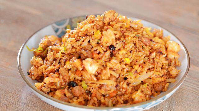 这些美食中加点老干妈,味道更正!