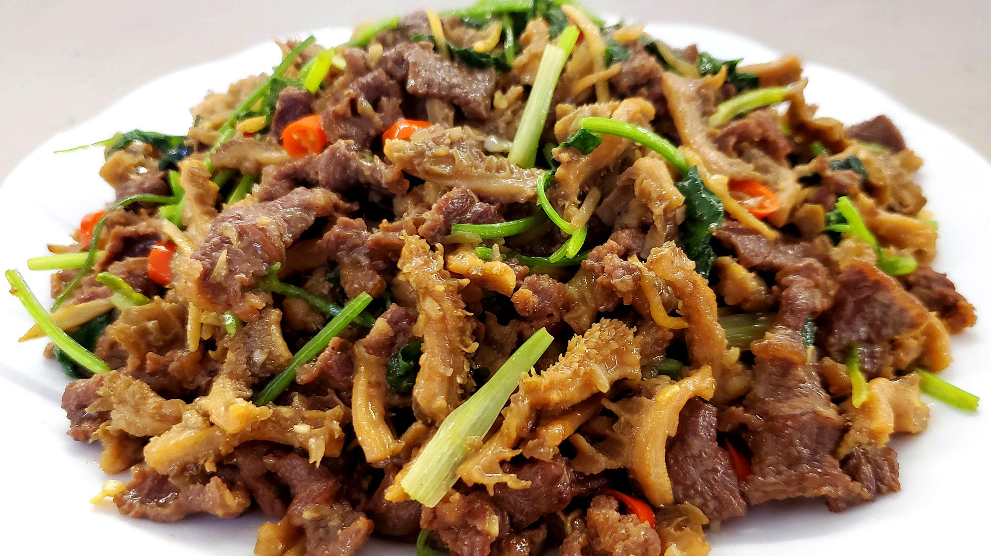 牛肉吃了30年,最好吃的还是这种做法,有它,我能多吃两碗饭