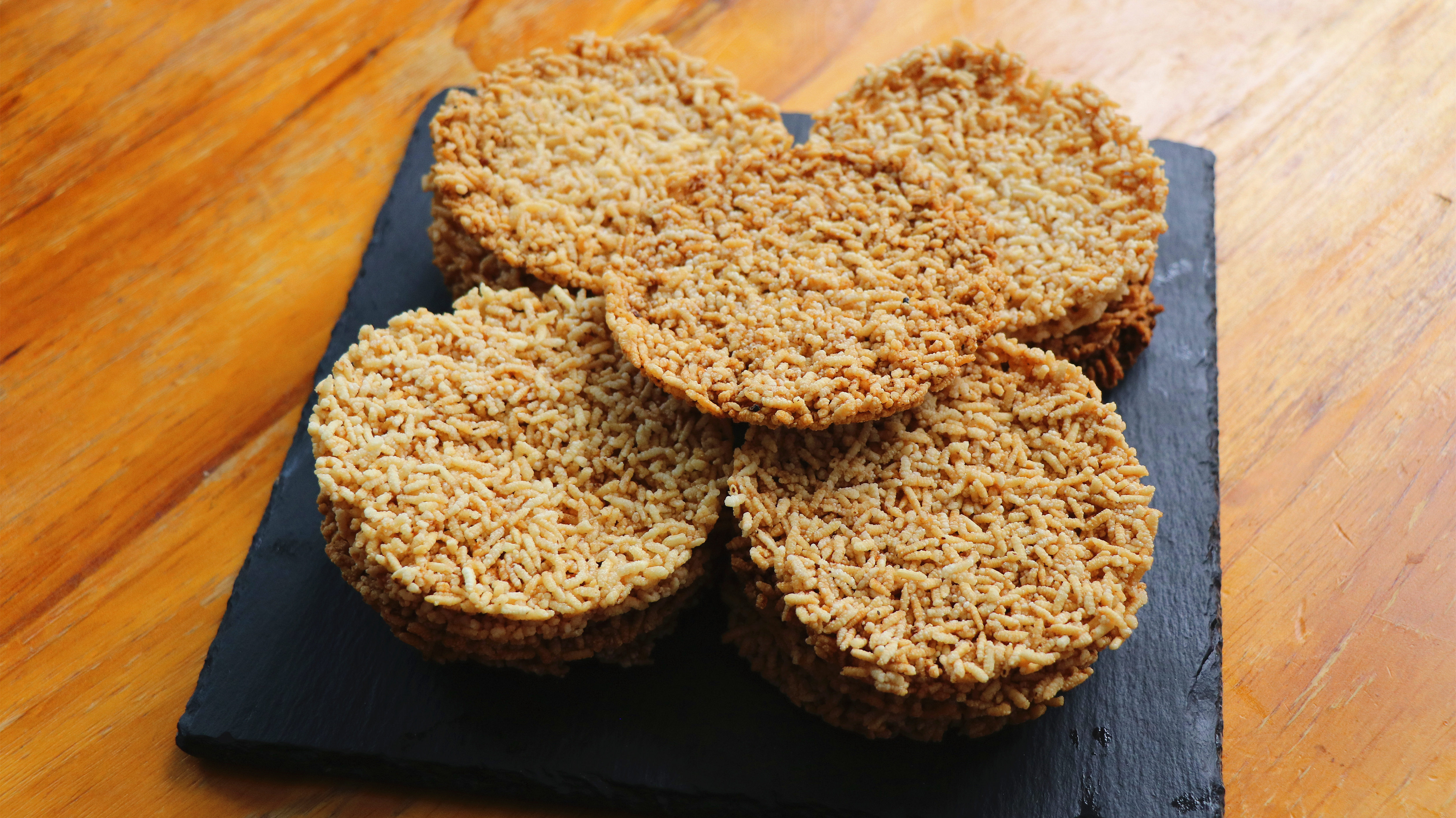 想吃锅巴不用出去买,教你在家做,咸香酥脆,口口诱人