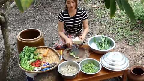 美女被土著人烤食图片