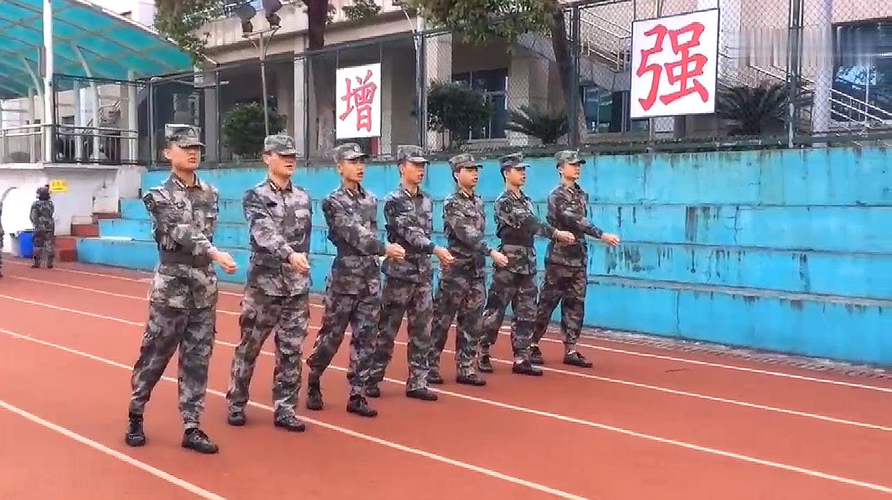 齐步走动作要领及教案,兵哥哥在线教学,你学会了么