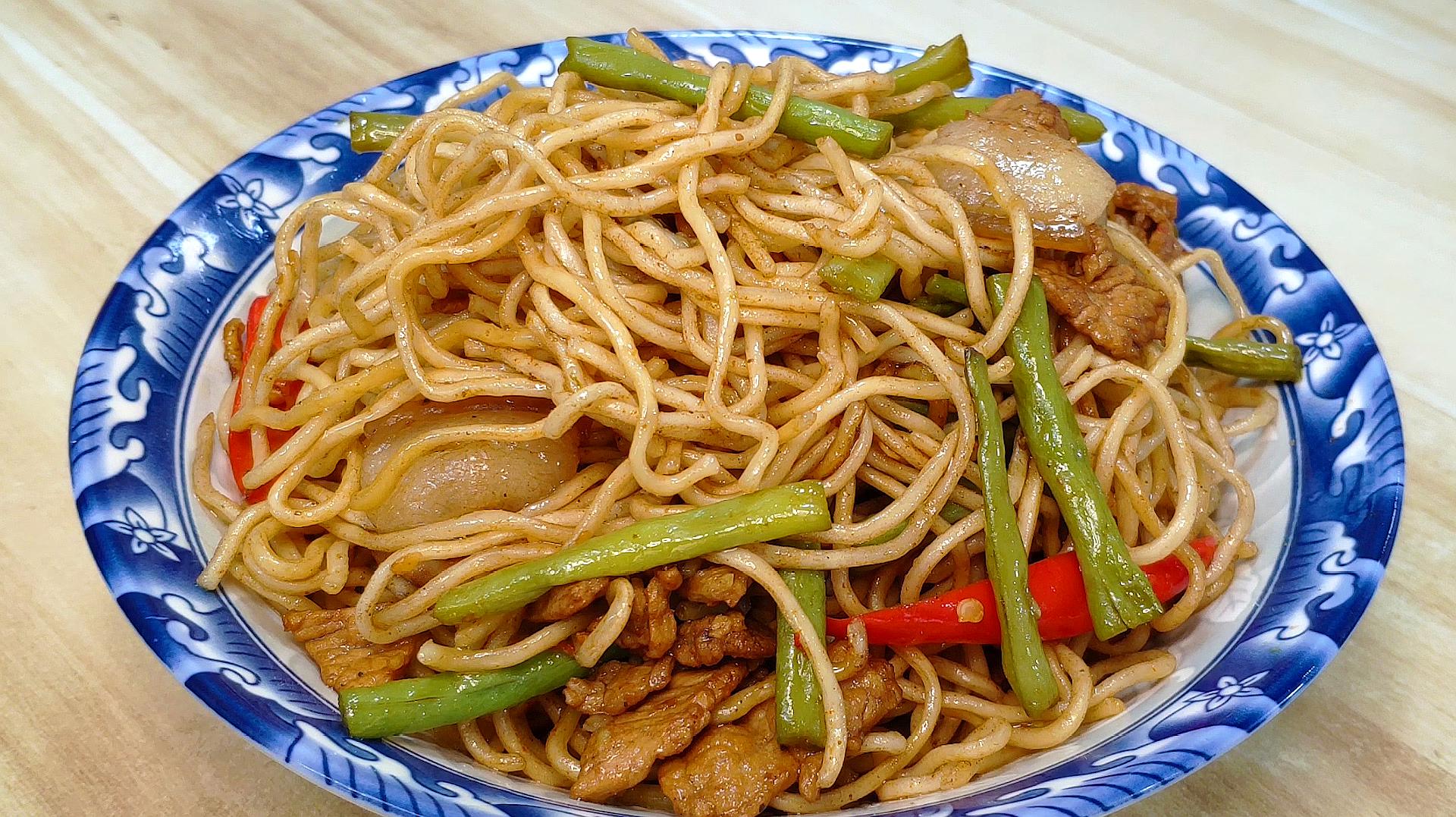 河南豆角焖面的做法,不用提前蒸面条,简单方便,出锅个个说好吃