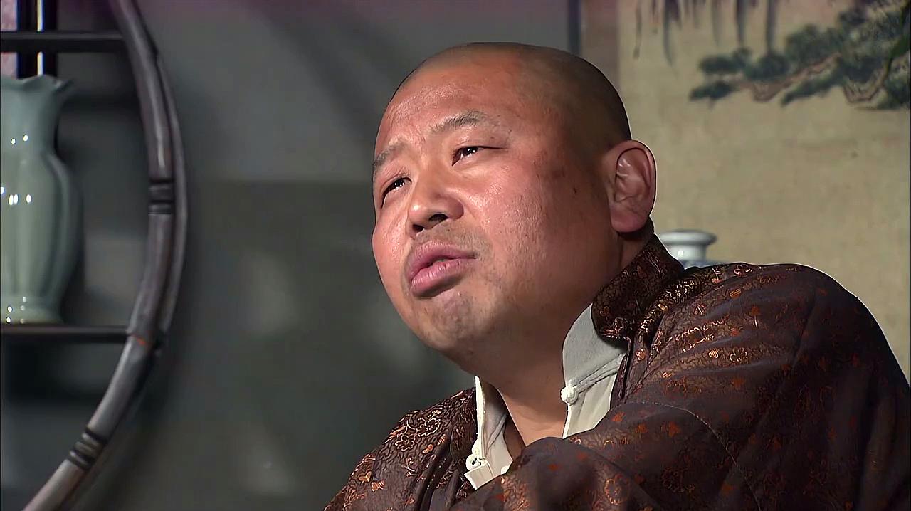 黑老大为挣更多的钱,美名其曰想转型做娱乐业,真是大言不惭!