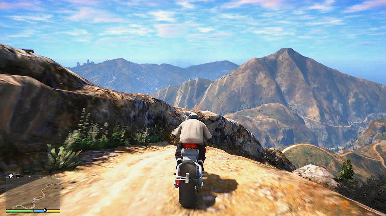 gta5:小富驾驶稀有摩托下c山,一路飙车中途直接起飞
