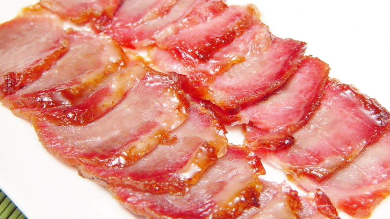 这才是真正的叉烧肉,肉质软嫩多汁,色泽明亮,做法非常简单