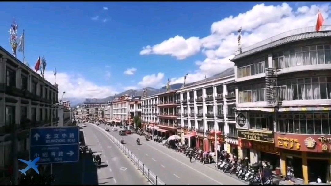拉萨既布达拉宫之后,最有名的市区景点大昭寺