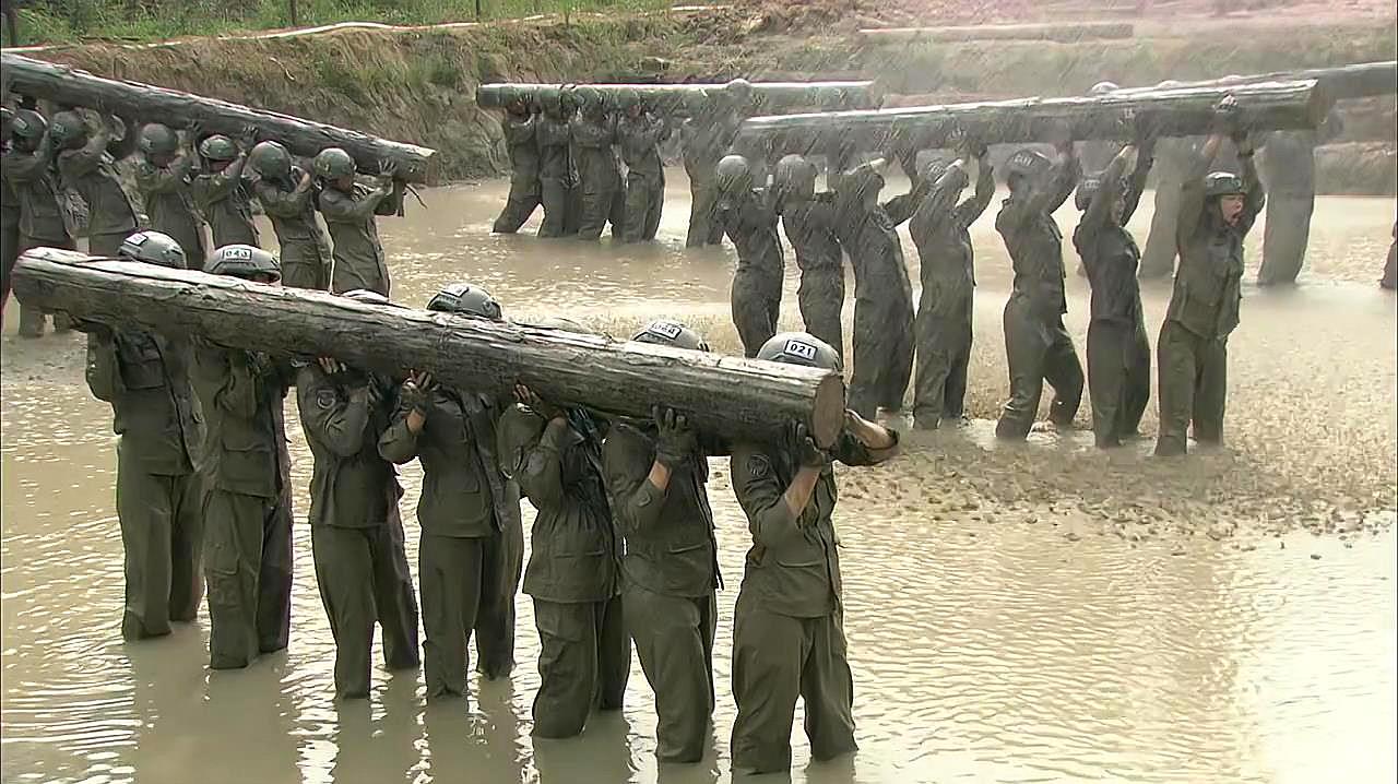 《特种兵之火凤凰》分集剧情速看,八名女兵演绎完美蜕变