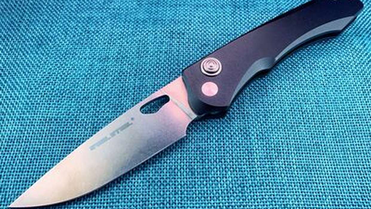 木名测评 400块重力落刀按钮锁真钢e775狮鹫折刀卡森设计real Steel Griffin