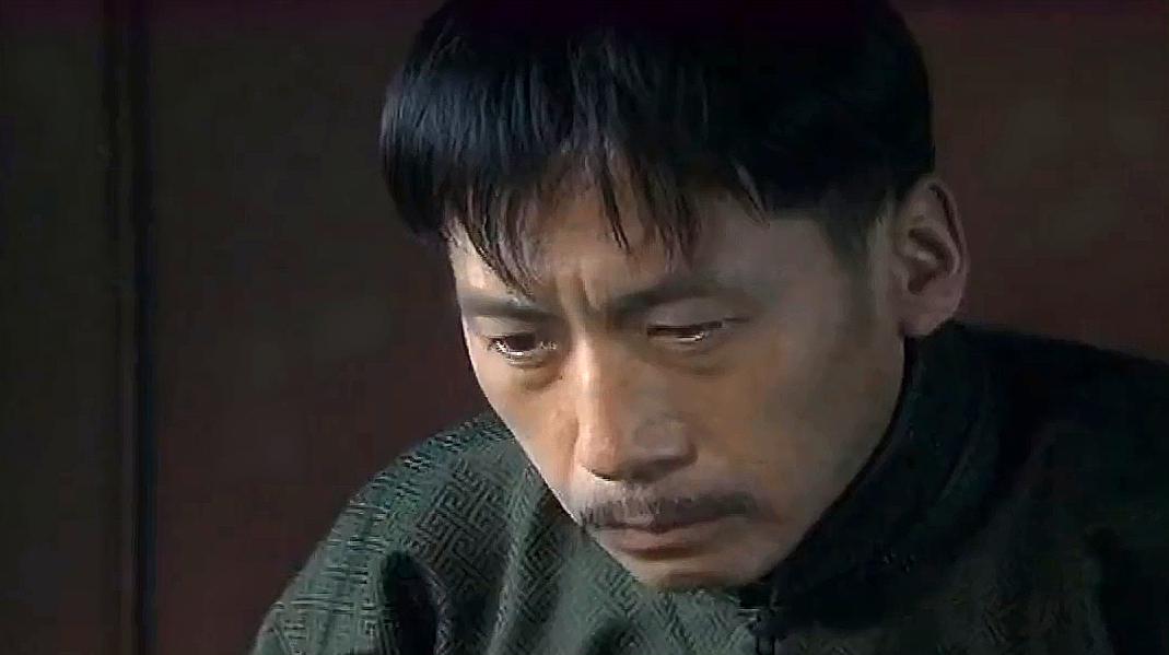 大太太却激动哭了,孩子却不是柳爷的 服务升级 4雾柳镇:女儿去澡堂被