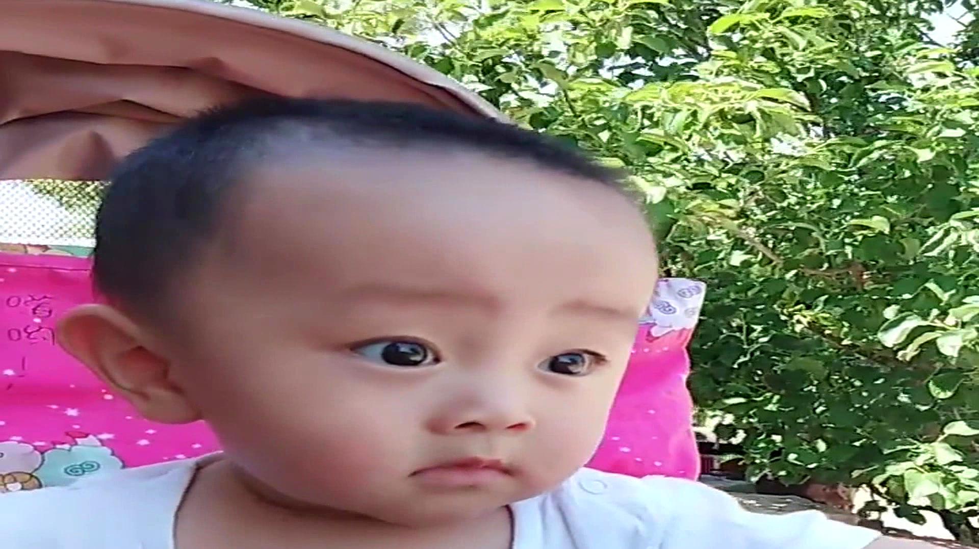 我家小萌宝:大眼睛萌娃